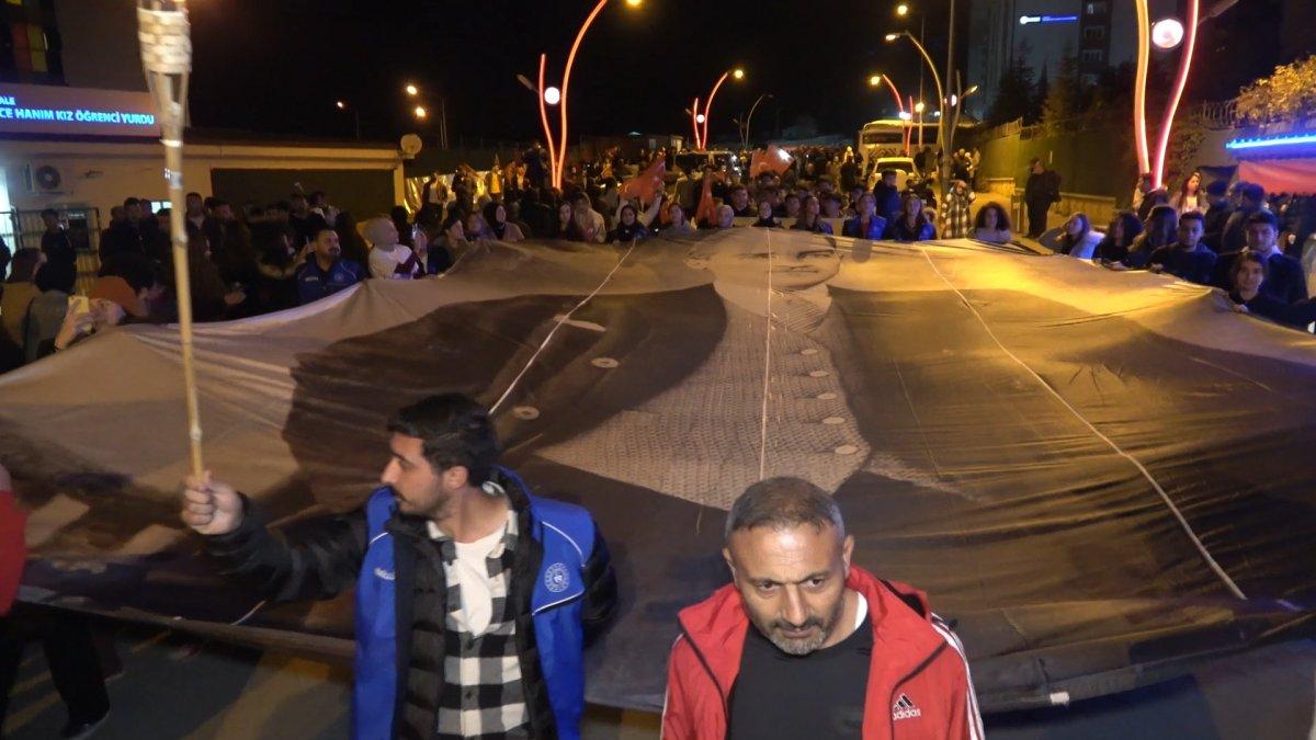 Kırıkkale'de bin metrelik Türk bayrağı açıldı