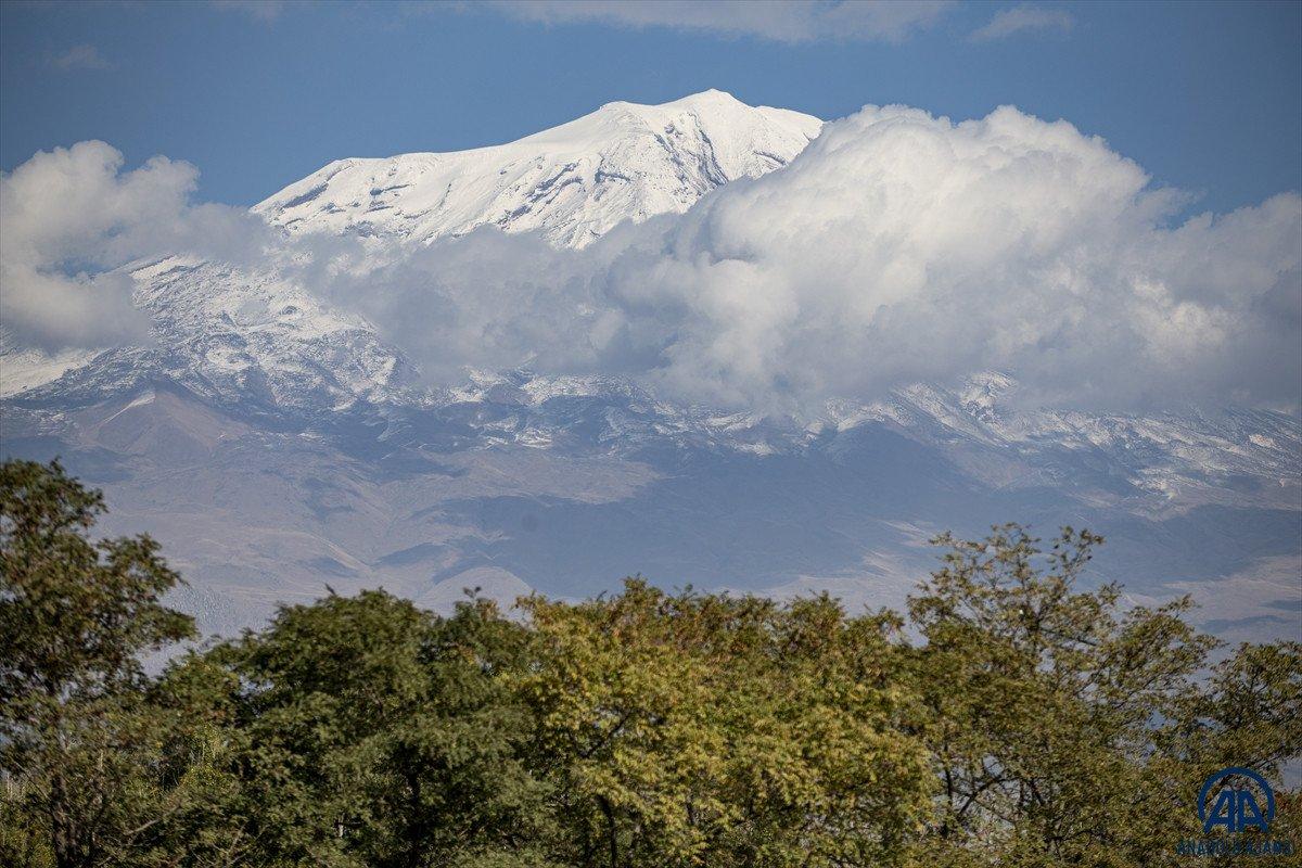 Ağrı Dağı beyaza büründü