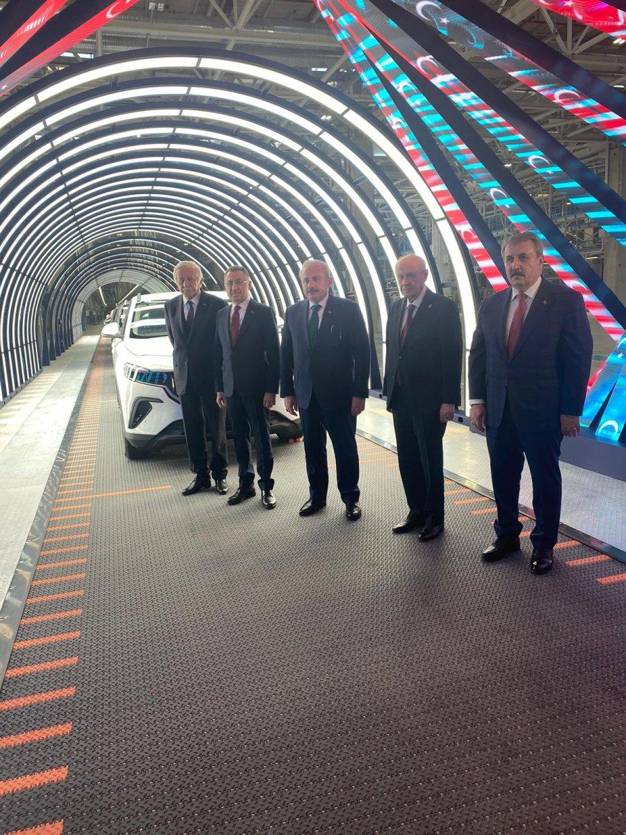 Liderler TOGG'u yakından inceledi