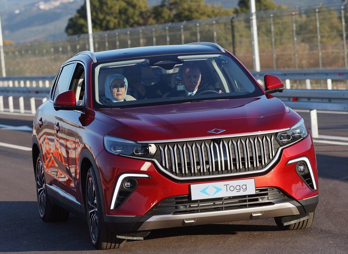 Cumhurbaşkanı Erdoğan, Togg ile test sürüşü yaptı