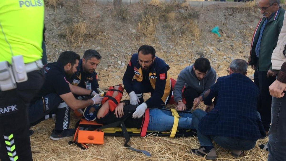 Adıyaman'da uçuruma yuvarlanan motosiklette 2 kişi yaralandı