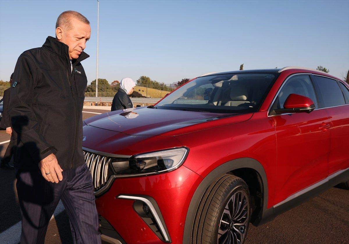 Cumhurbaşkanı Erdoğan, Togg ile test sürüşü yaptı