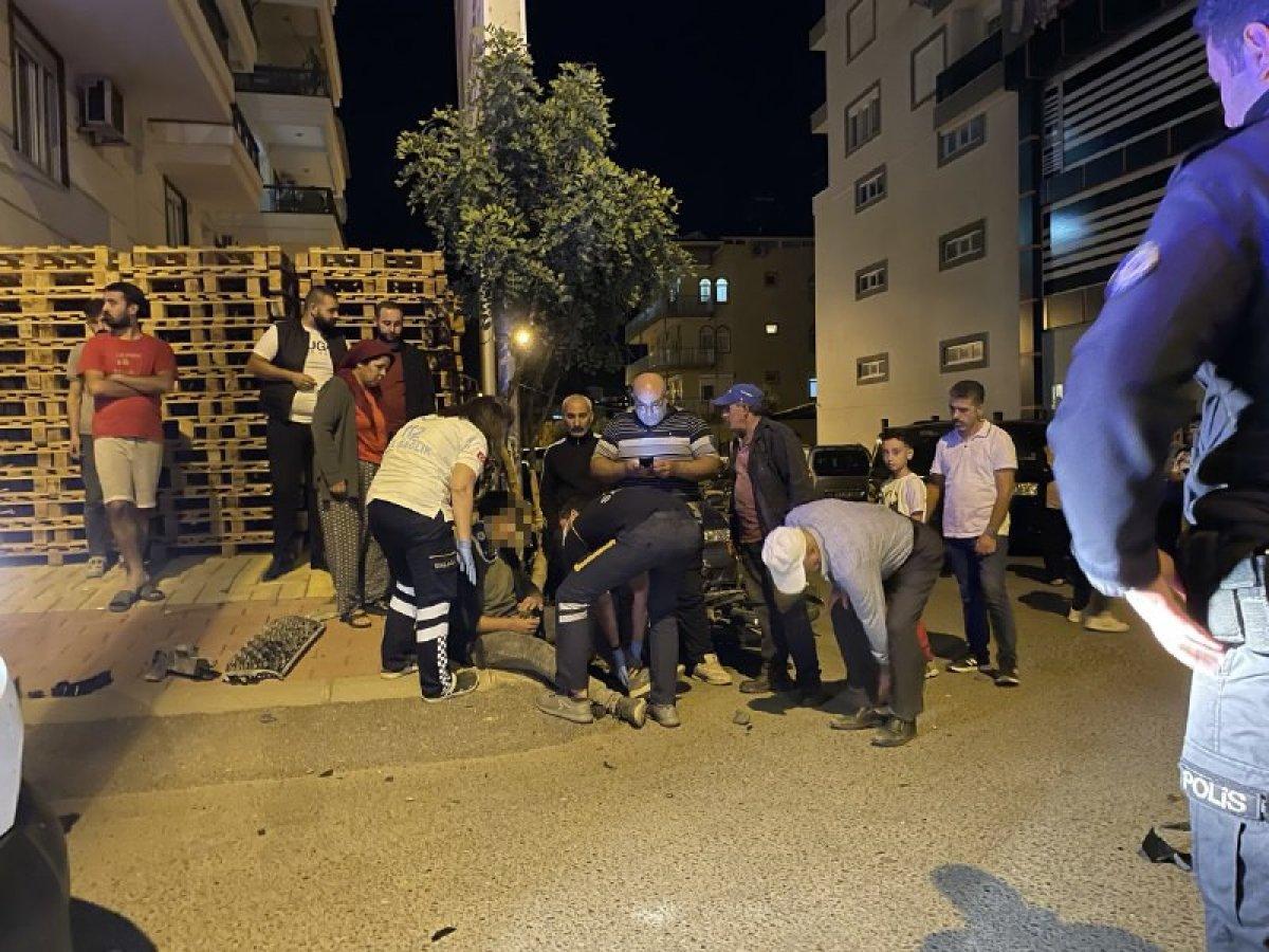 Antalya'daki kazada 14 yaşındaki motosikletli yaralandı