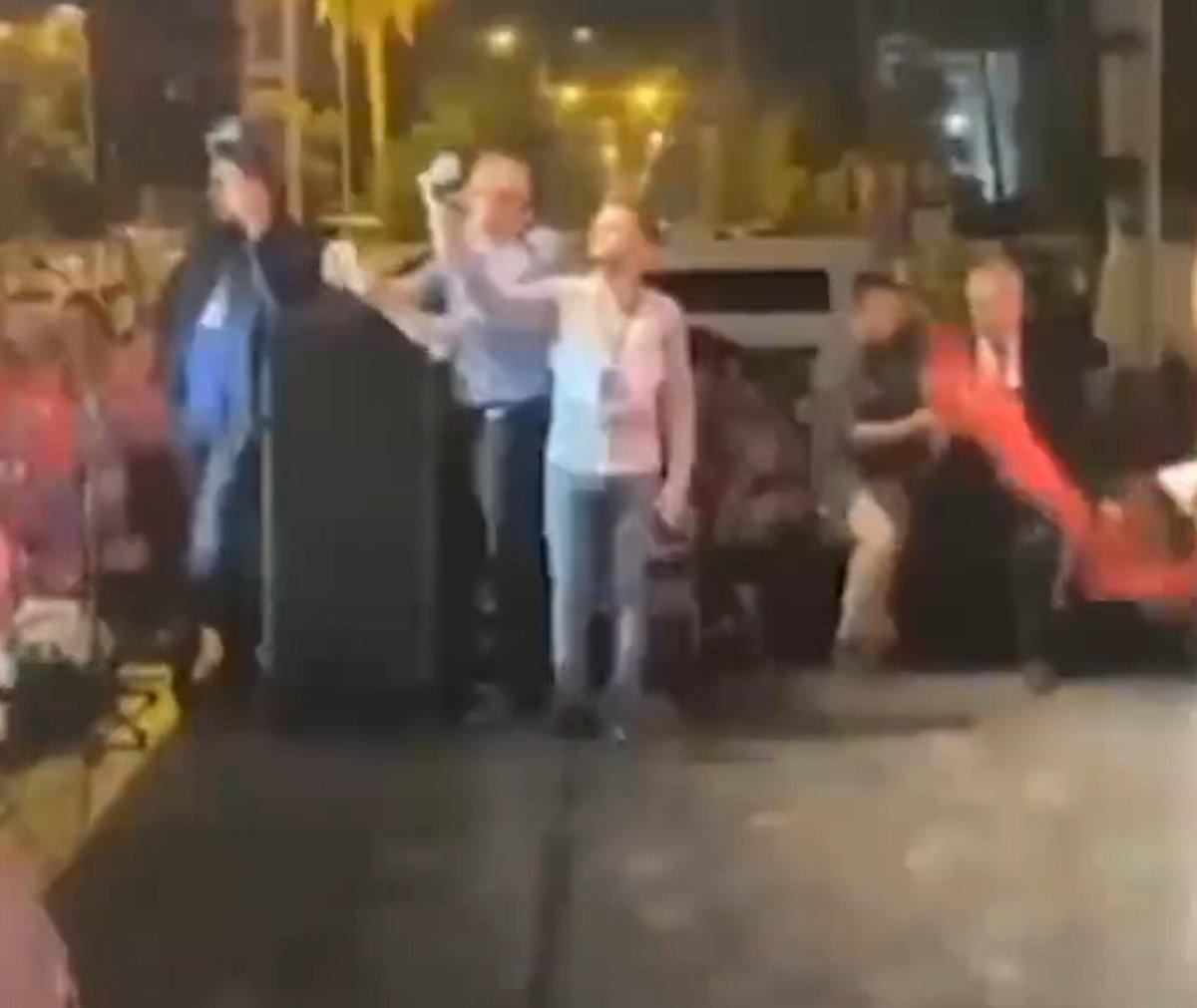 CHP'li Zeydan Karalar Türk bayrağını yere fırlattı