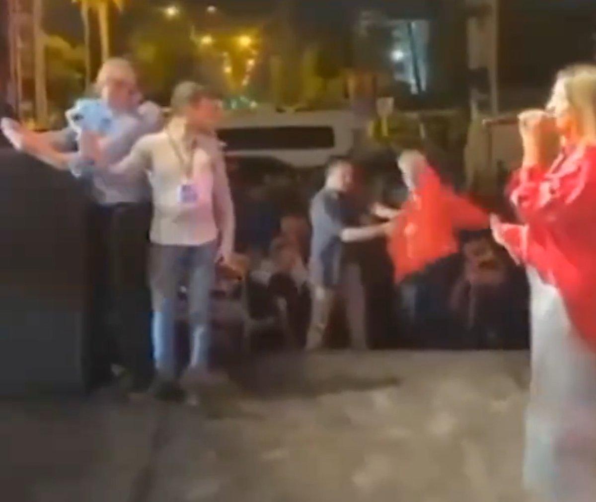 CHP'li Zeydan Karalar Türk bayrağını yere fırlattı