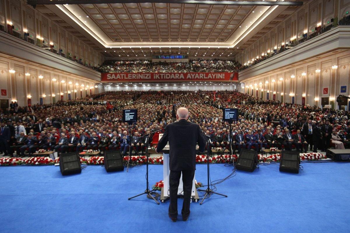 Temel Karamollaoğlu Saadet Partisi’nin üçüncü kez genel başkanı oldu