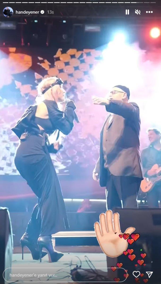 Hande Yener sürpriz hayranıyla sahnede dans etti