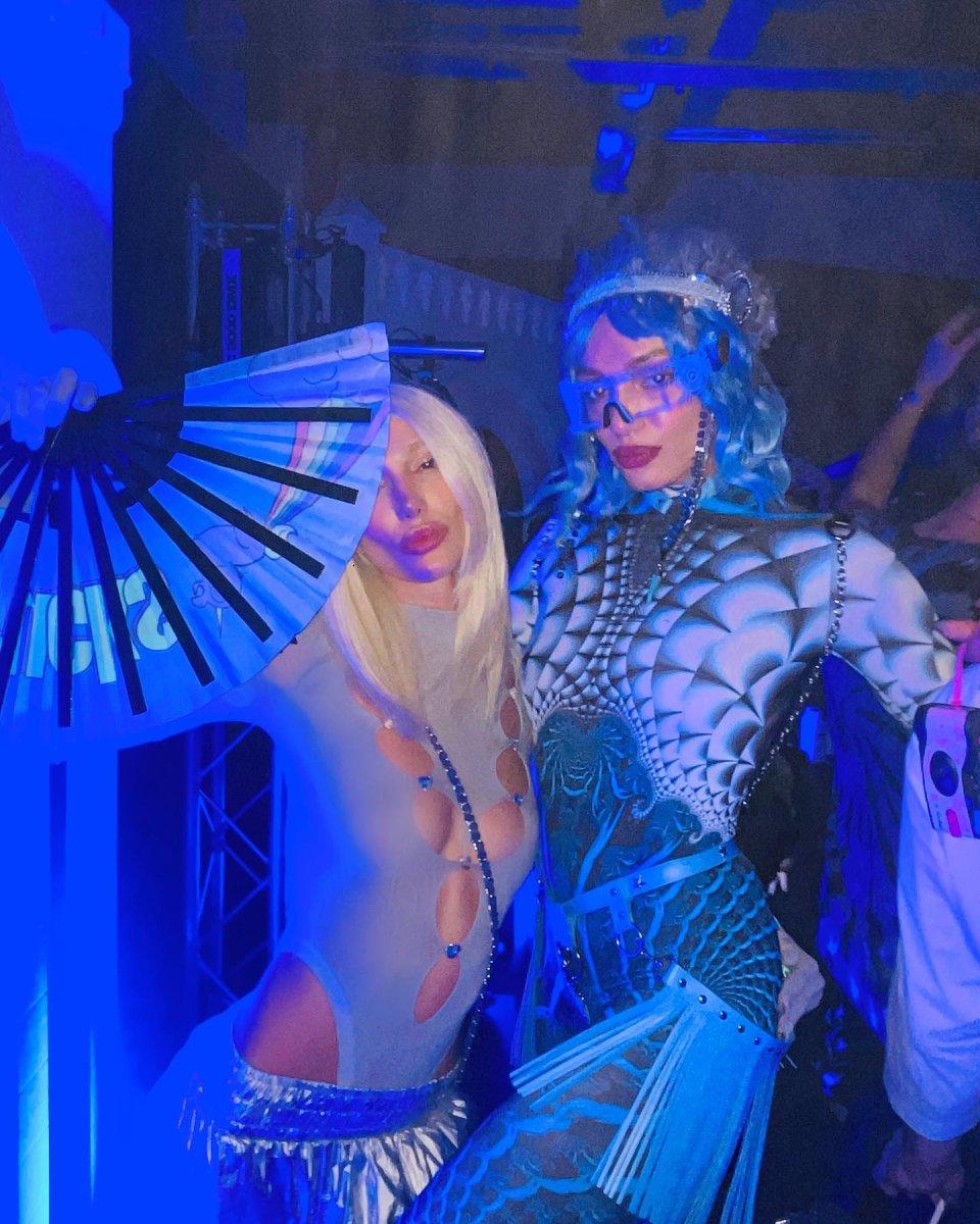 Şevval Şahin, Londra’da Cadılar Bayramı’nı kutladı