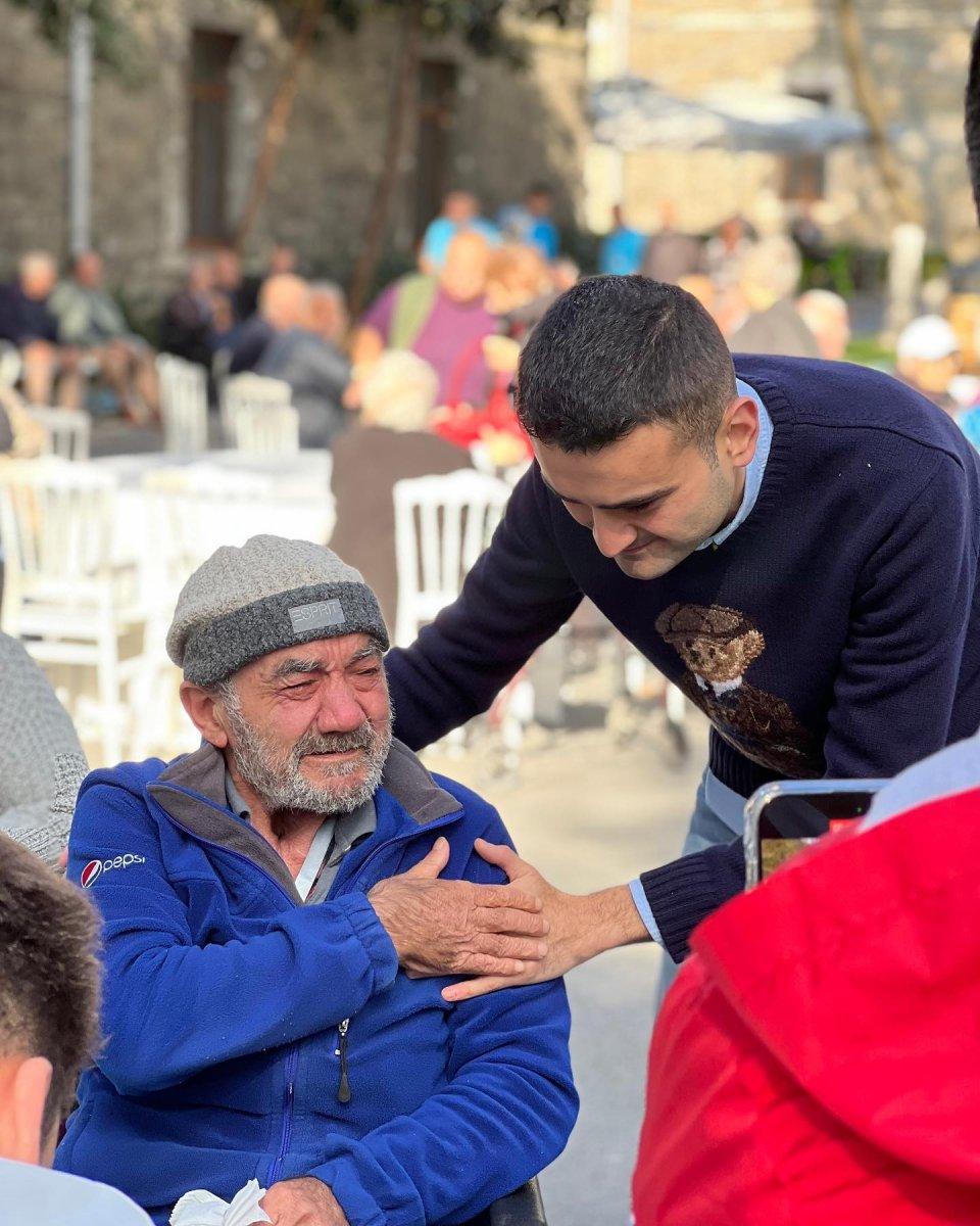 CZN Burak, Darülaceze sakinleriyle bir araya geldi