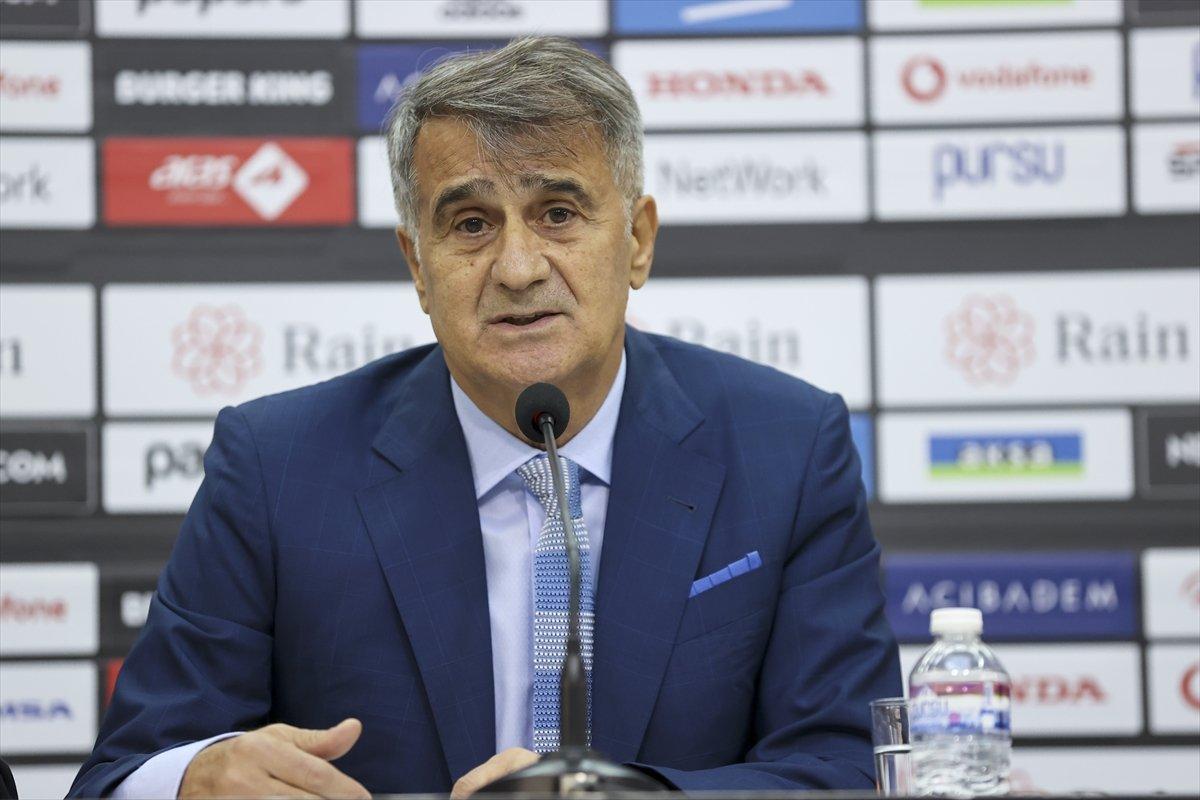 Beşiktaş'ta Mert Günok kaleyi Ersin Destanoğlu'ndan devraldı