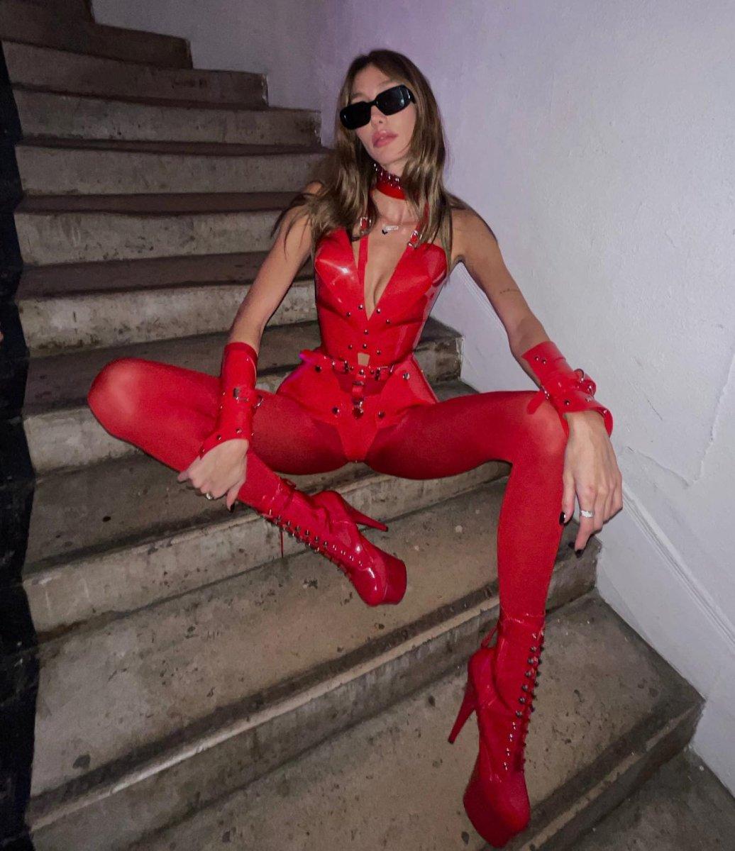 Şevval Şahin, Londra’da Cadılar Bayramı’nı kutladı