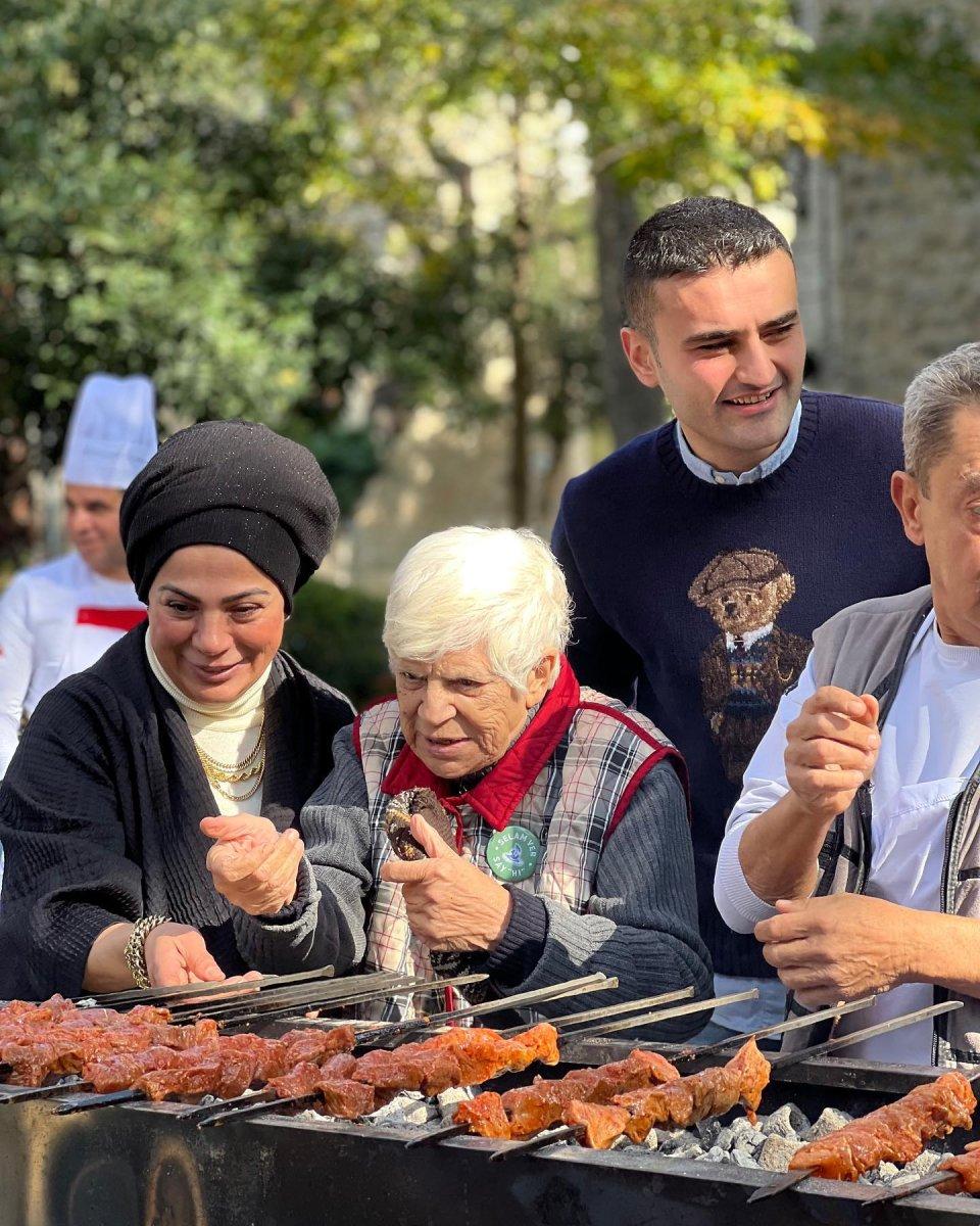 CZN Burak, Darülaceze sakinleriyle bir araya geldi