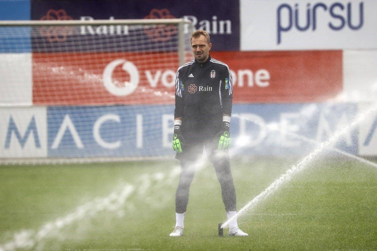 Beşiktaş'ta Mert Günok kaleyi Ersin Destanoğlu'ndan devraldı