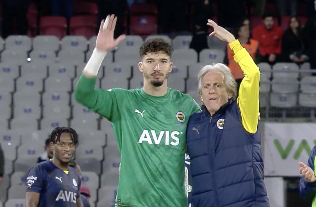 Jorge Jesus, Altay Bayındır'ı alkışlattı