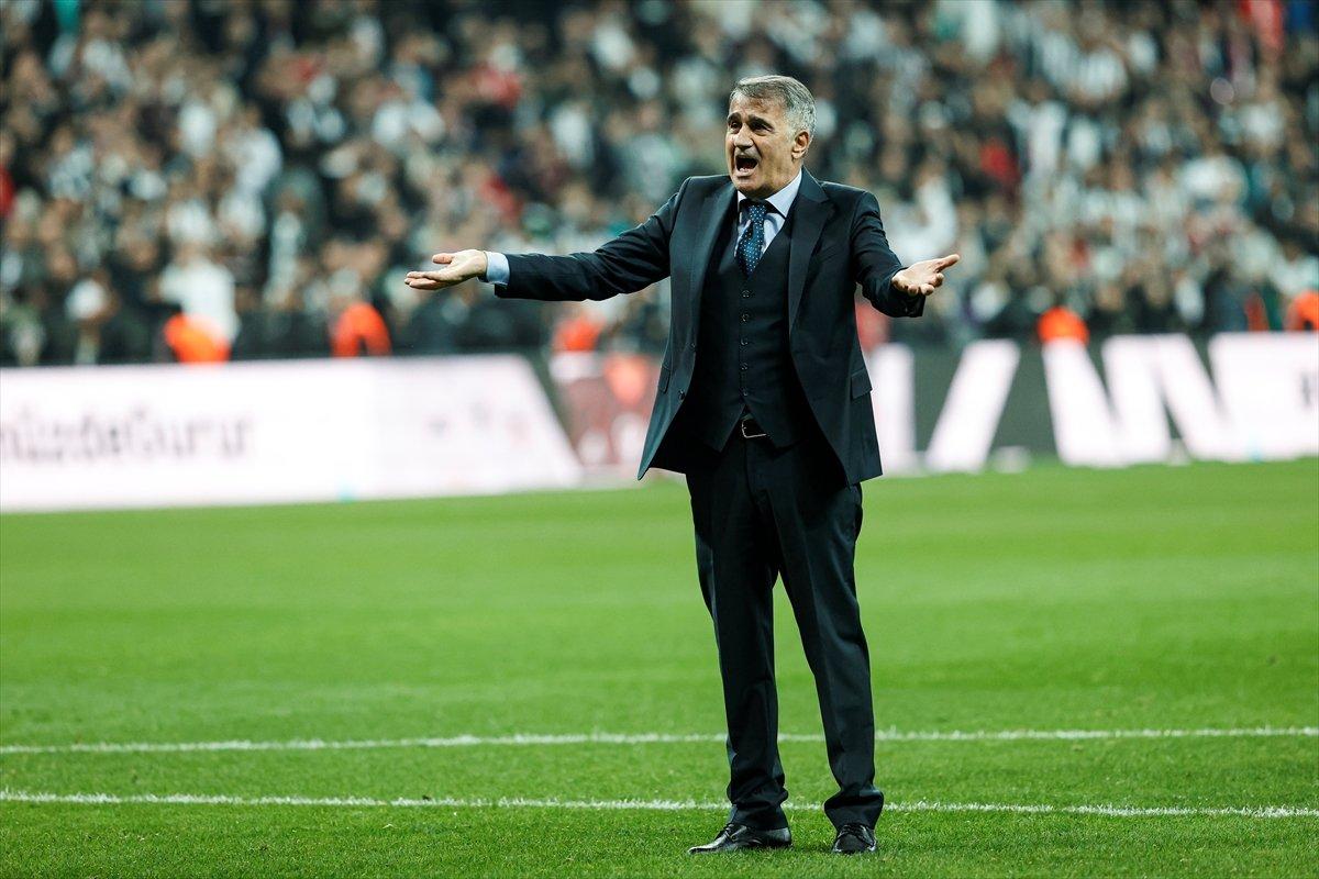 Şenol Güneş, maç sonunda 3'lü çektirdi