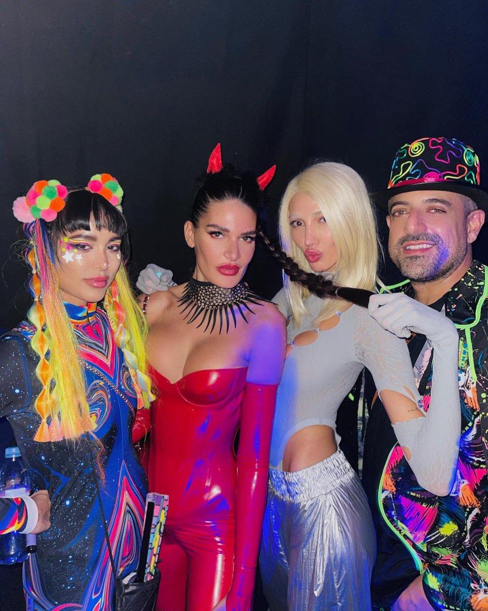 Şevval Şahin, Londra’da Cadılar Bayramı’nı kutladı