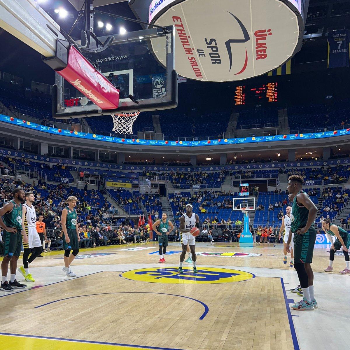 Fenerbahçe, Karşıyaka'yı mağlup etti