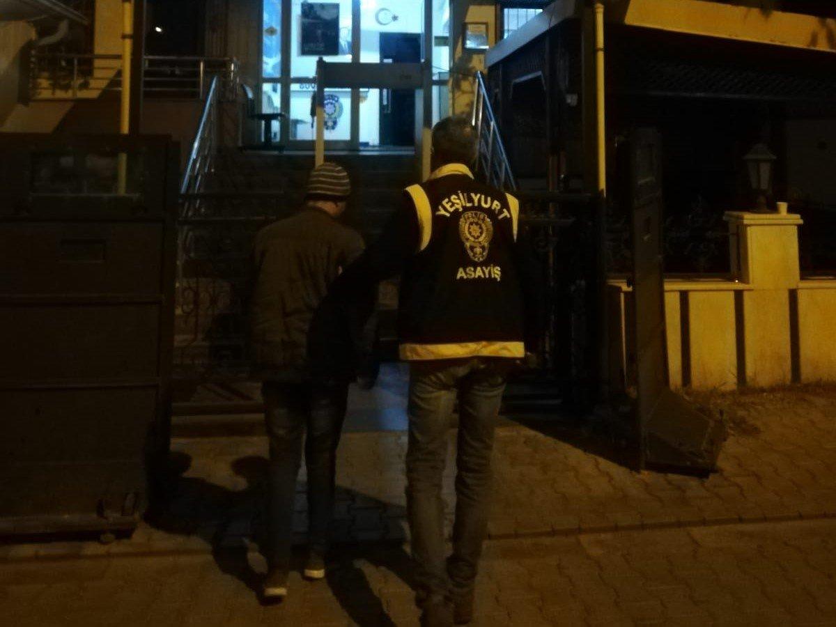 Malatya'da bir baba bebeğini parka bıraktı