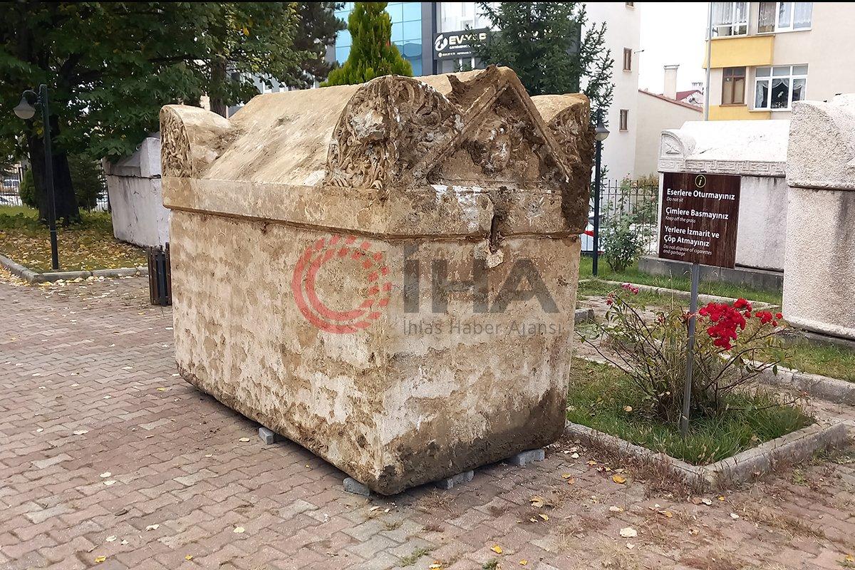 Bolu'da bulunan Roma dönemine ait lahit müzeye teslim edildi