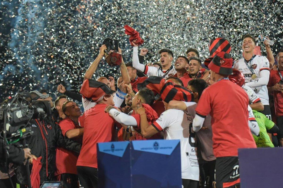 Ligde küme düşen Atletico Patronato, Arjantin Kupası'nı kazandı