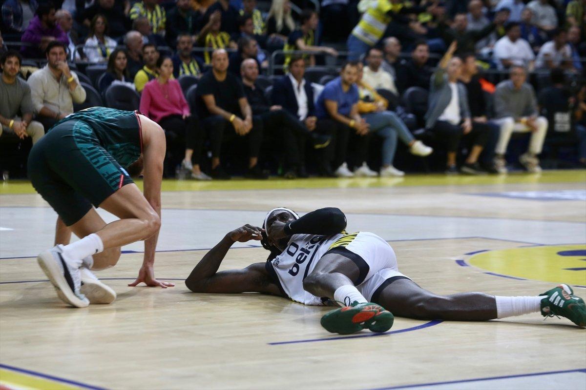 Fenerbahçe, Karşıyaka'yı mağlup etti