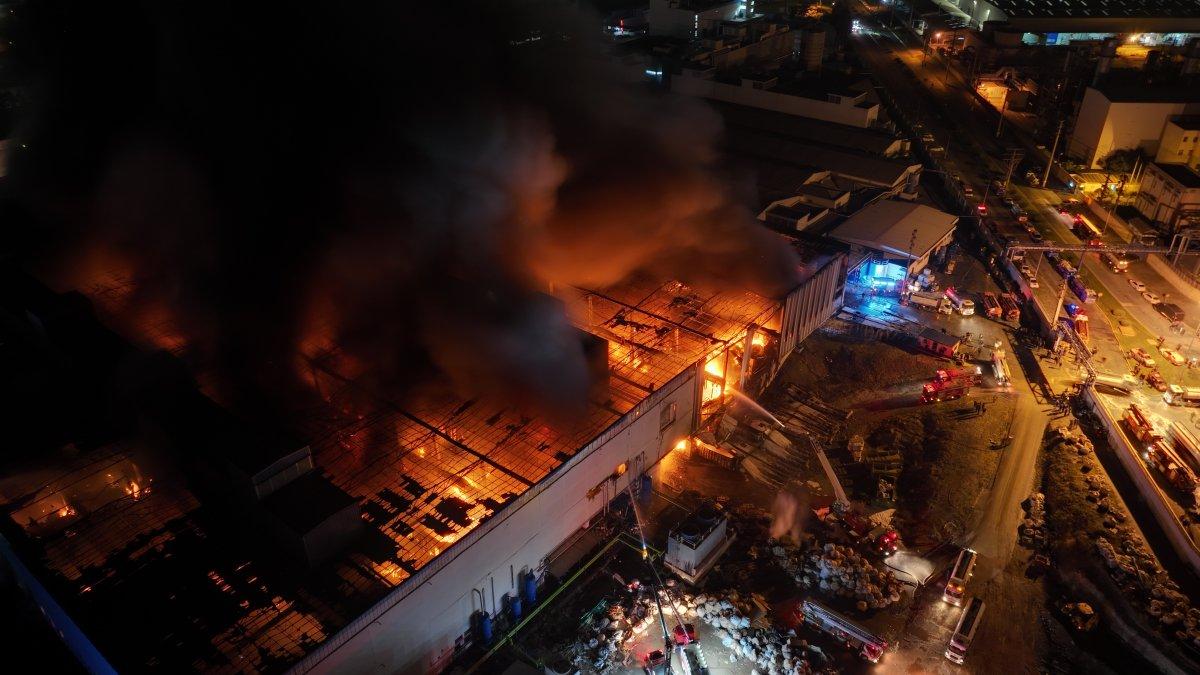 Bursa'da bir tekstil fabrikasında yangın çıktı