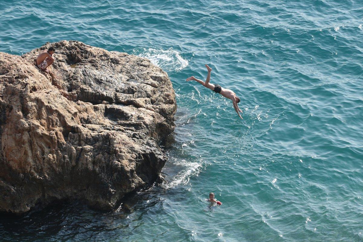 Antalya'da yazdan kalma günler yaşanıyor