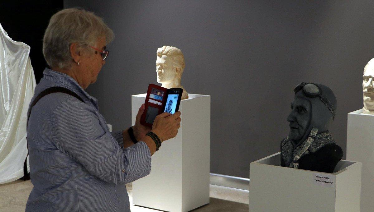 Tekirdağ'da Yeşilçam ustalarının büst ve resimleri sergilendi