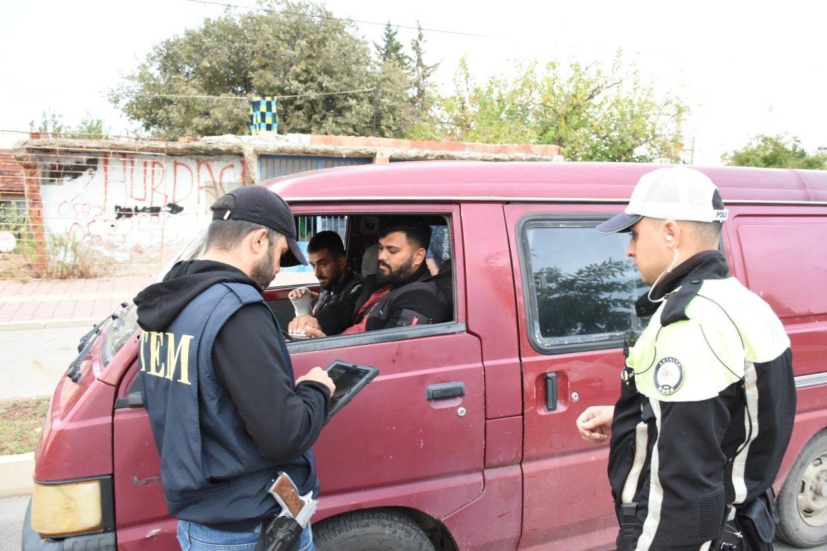 Antalya'da korsan taksi denetimi