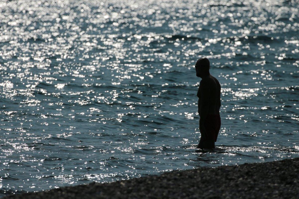 Antalya'da yazdan kalma günler yaşanıyor