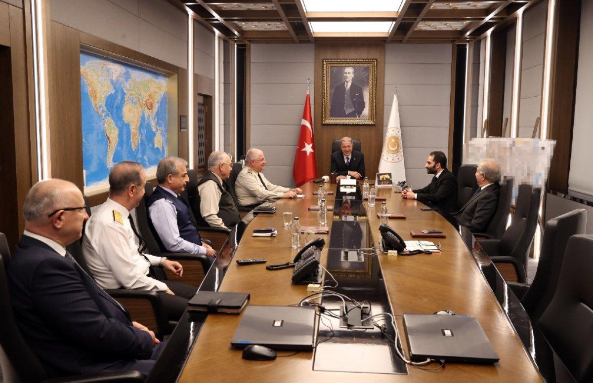 Hulusi Akar, oyuncu Burak Haktanır'ı kabul etti