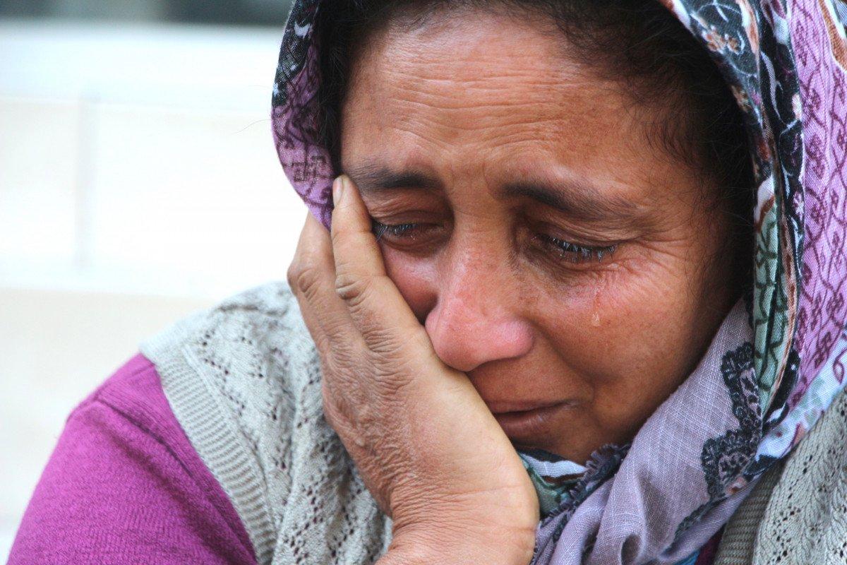 Adana’da parası çalınan seyyar satıcıdan alışveriş için sıraya girdiler