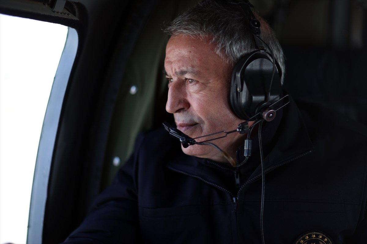 Hulusi Akar, komuta kademesiyle sınır hattında