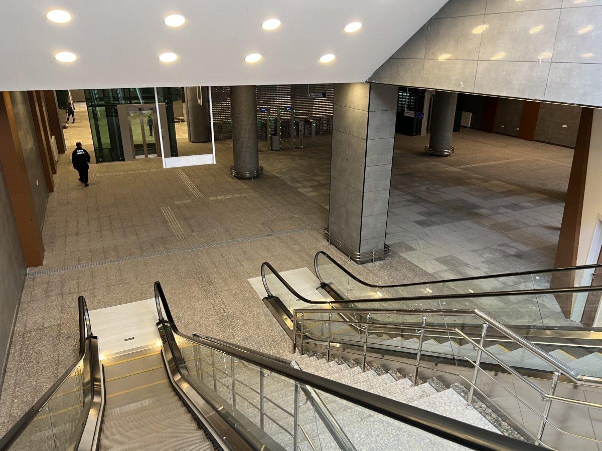 Metro konforundaki tren GAZİRAY açılıyor