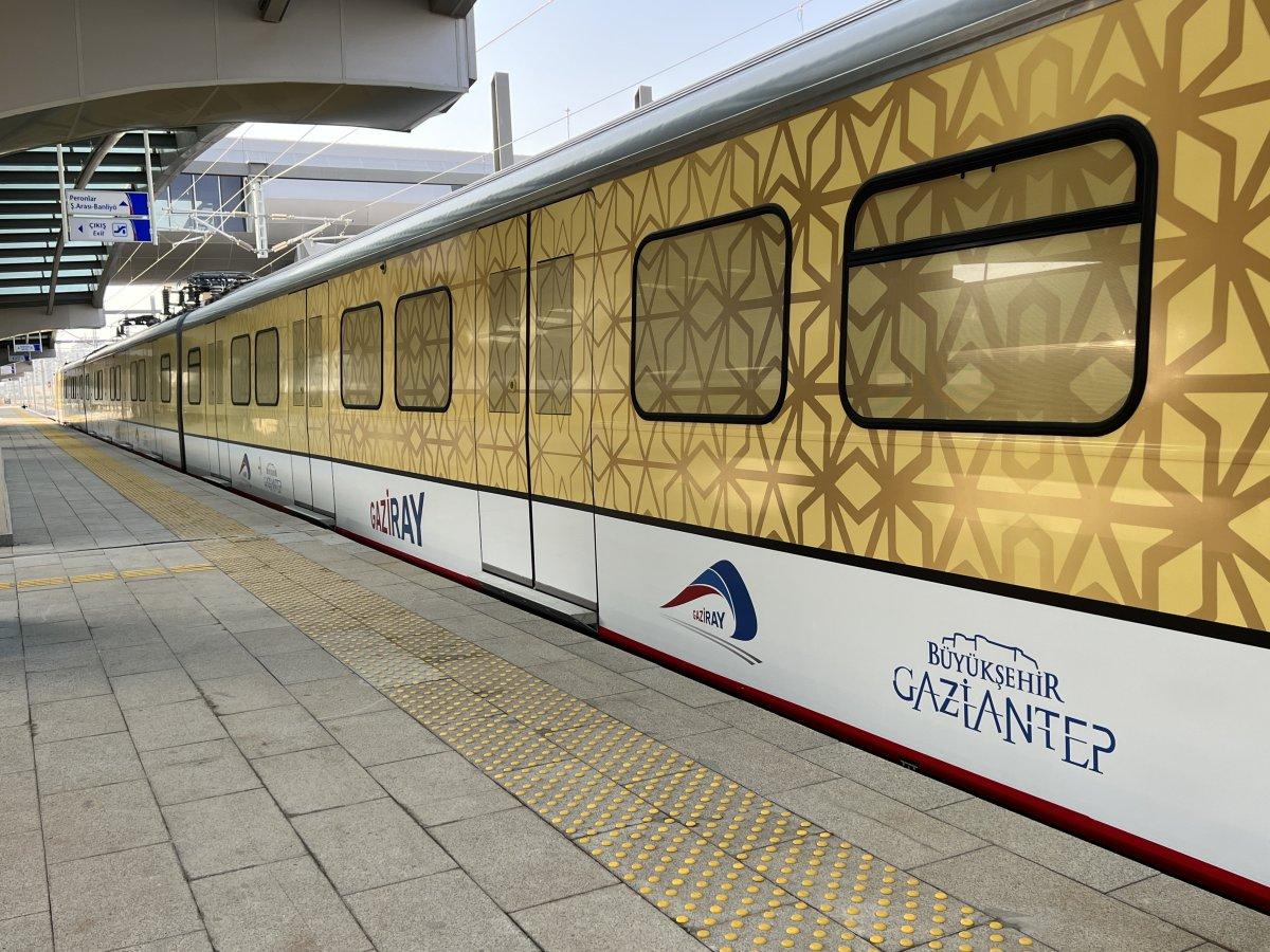 Metro konforundaki tren GAZİRAY açılıyor