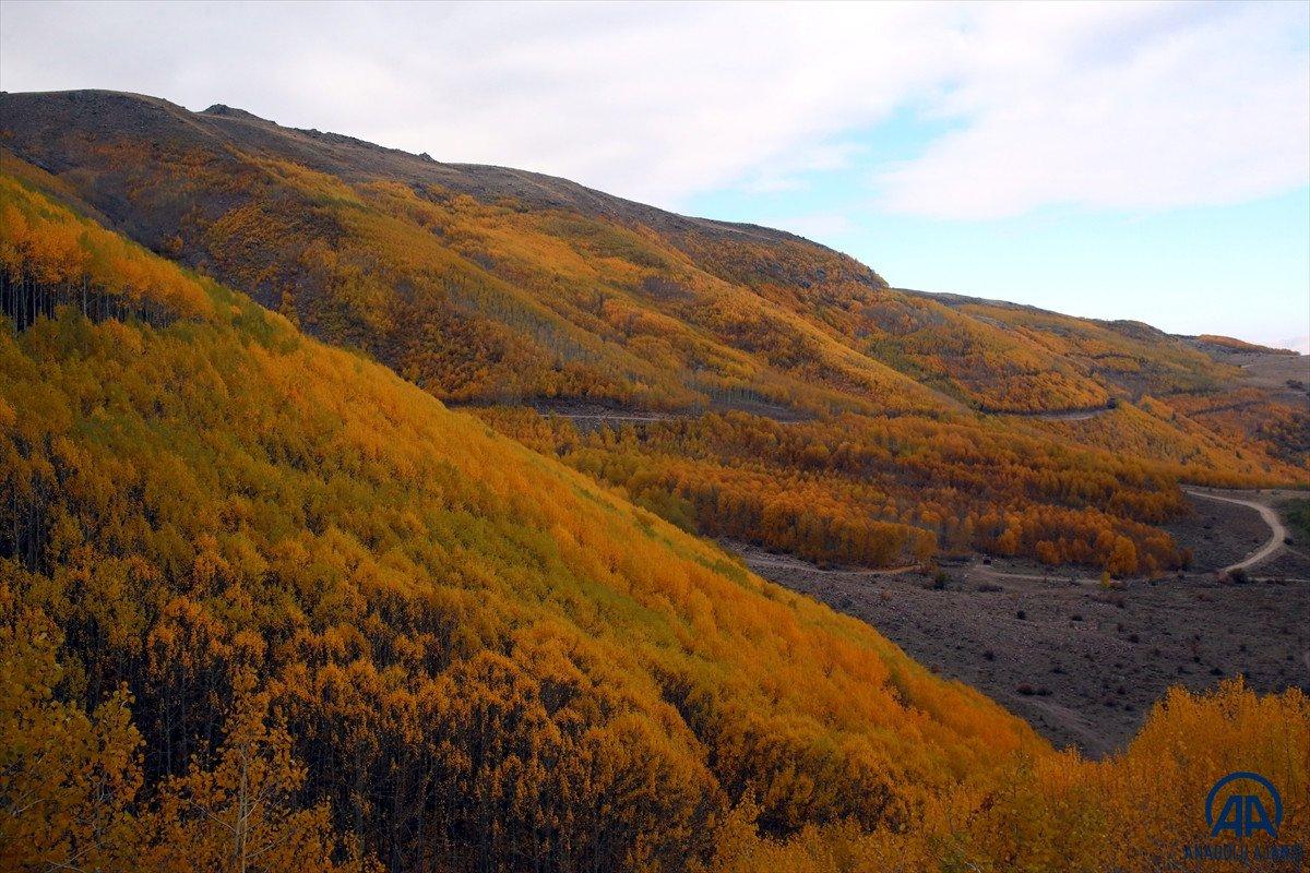 Sonbahar renkleri Erciyes'te kış sezonunu müjdeliyor