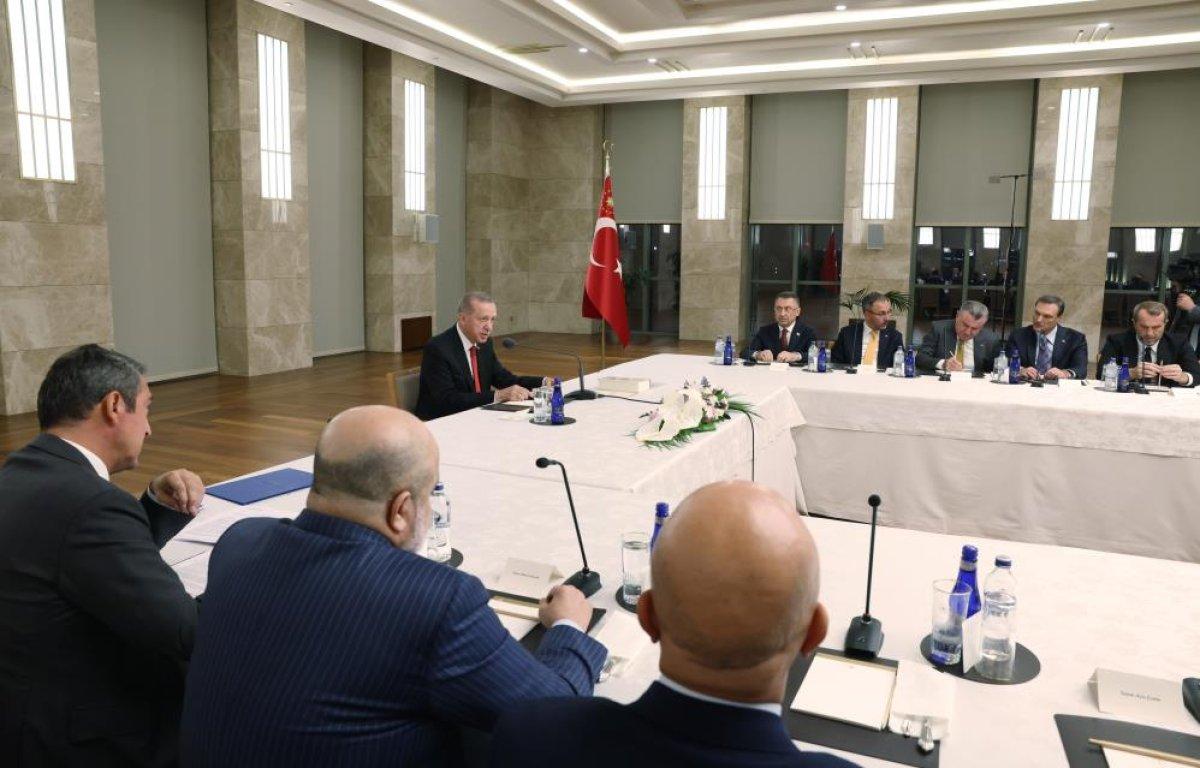 Cumhurbaşkanı Erdoğan, Kulüpler Birliği Yönetim Kurulu üyeleriyle görüştü