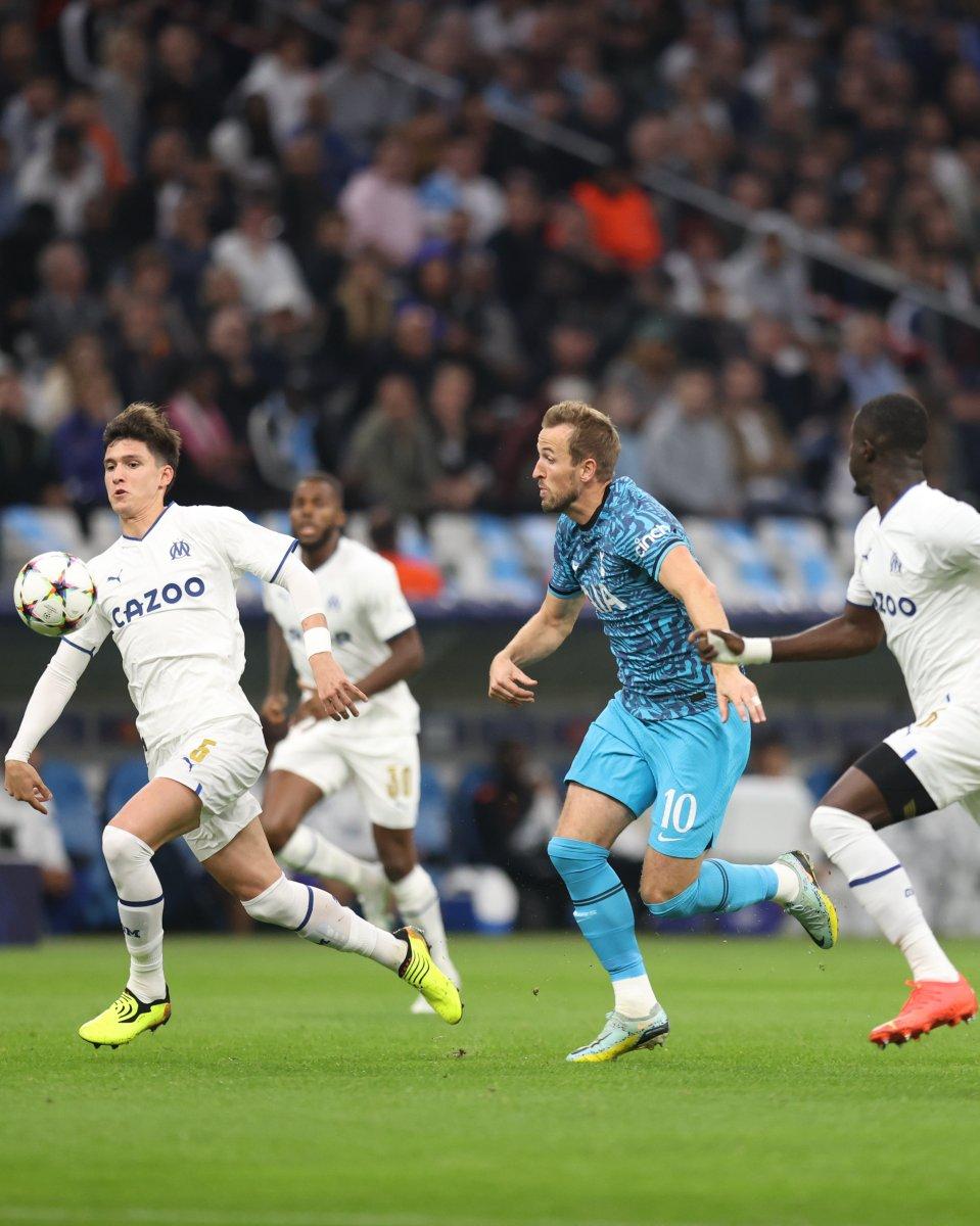 Mbemba: Beraberlikle Avrupa Ligi'ni garantilediğimizi bilmiyorduk