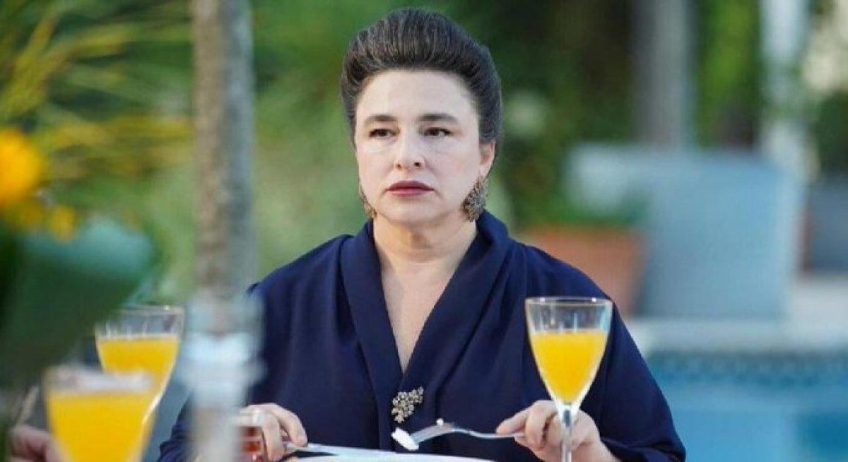 Esra Dermancıoğlu: Bakireyi oynamak istiyorum