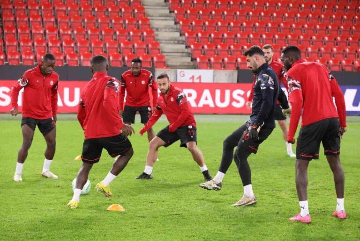 Slavia Prag - Sivasspor maçı saat kaçta ve hangi kanalda yayınlanacak?