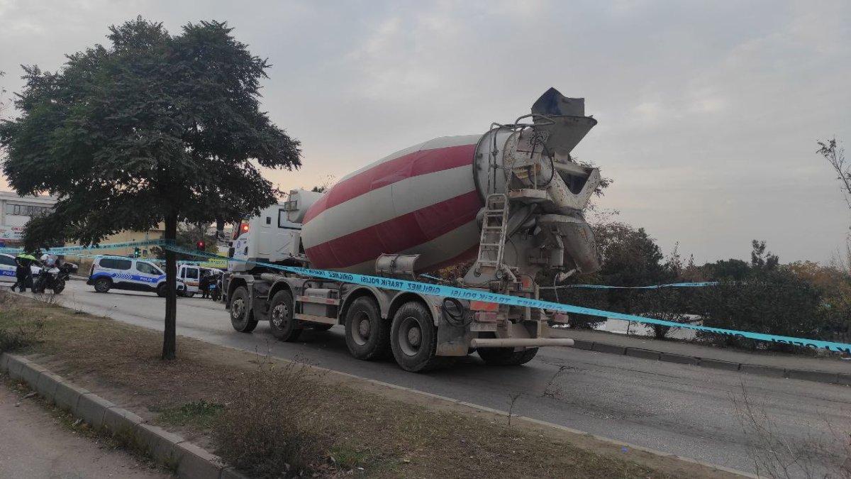 Bursa'da 14 yaşındaki çocuk beton mikserin altında kalarak can verdi