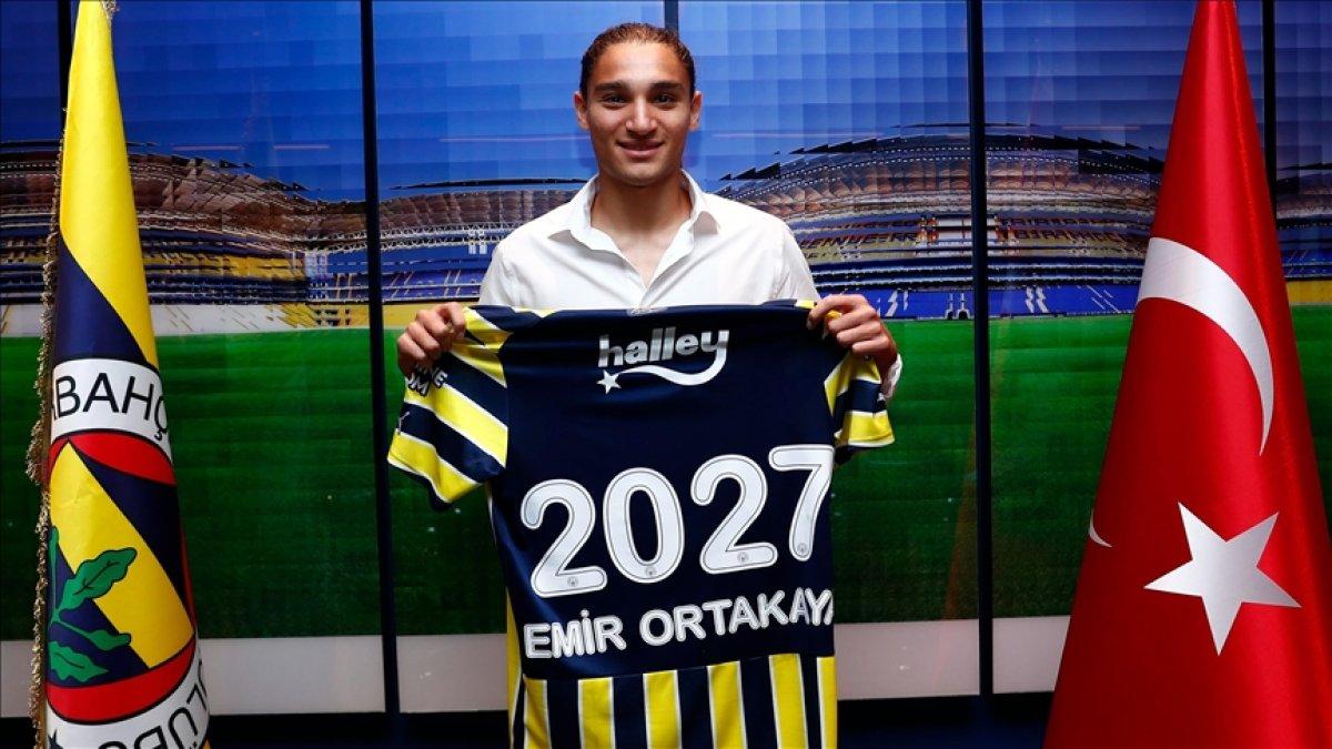 Fenerbahçe, Emir Ortakaya'yı geri çağırıyor