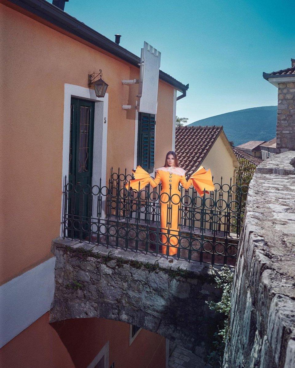 Aslı Enver'den yeni pozlar