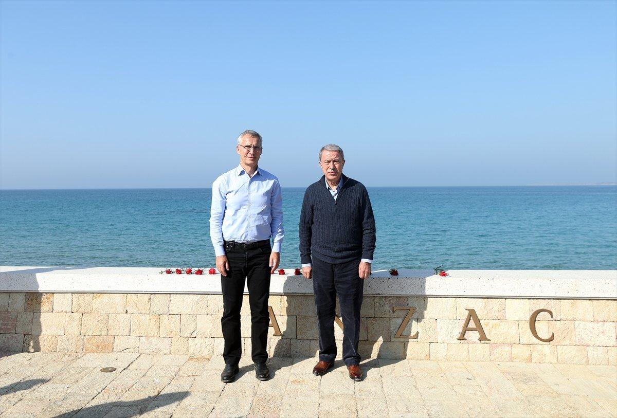 Hulusi Akar ve Jens Stoltenberg'ten Şehitler Abidesi'ne ziyaret