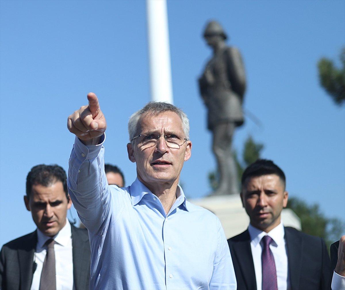 Hulusi Akar ve Jens Stoltenberg'ten Şehitler Abidesi'ne ziyaret