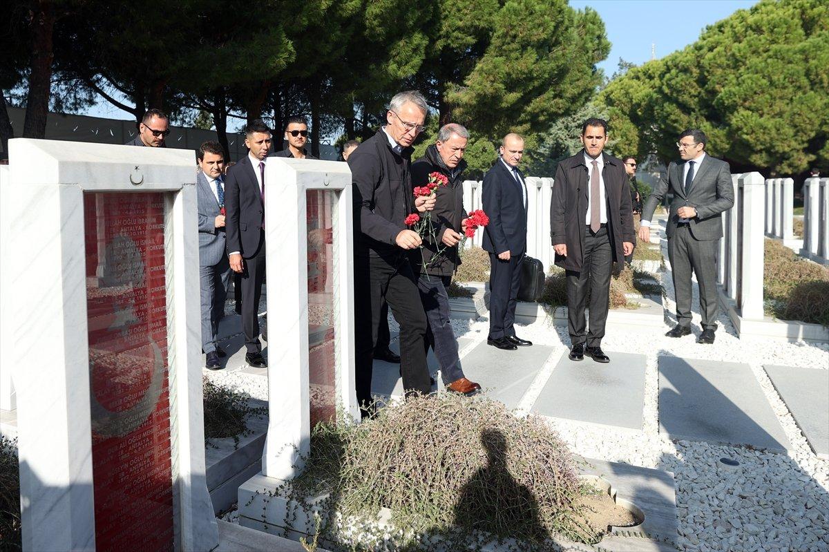 Hulusi Akar ve Jens Stoltenberg'ten Şehitler Abidesi'ne ziyaret