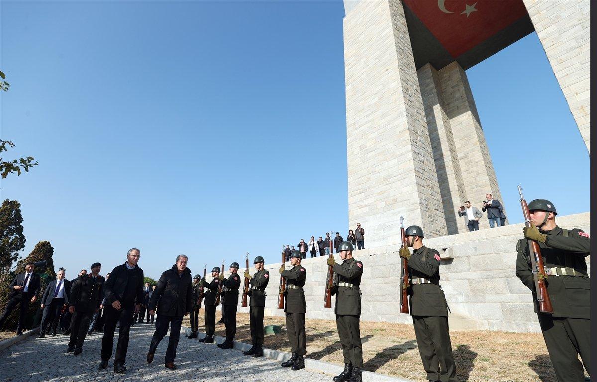 Hulusi Akar ve Jens Stoltenberg'ten Şehitler Abidesi'ne ziyaret