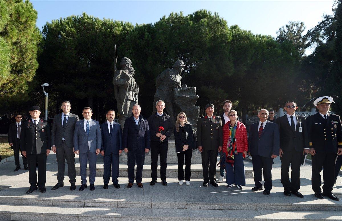Hulusi Akar ve Jens Stoltenberg'ten Şehitler Abidesi'ne ziyaret