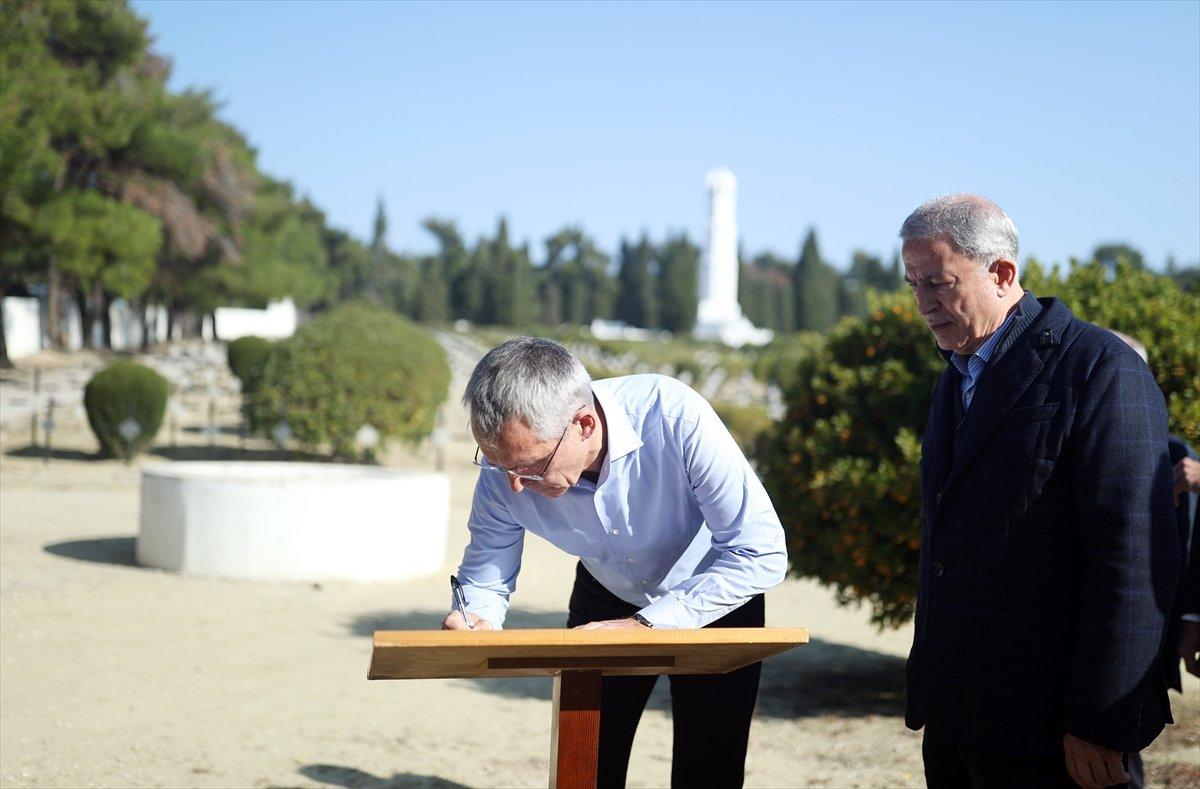 Hulusi Akar ve Jens Stoltenberg'ten Şehitler Abidesi'ne ziyaret