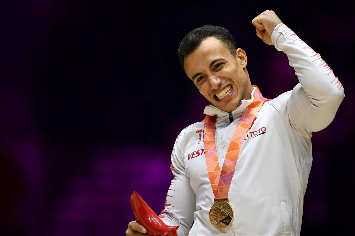 Adem Asil, dünya şampiyonu oldu